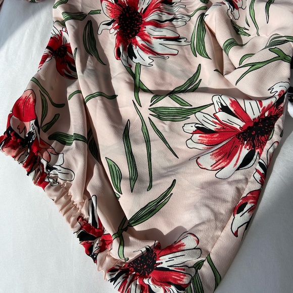 Flowy Summer Flowery Small Blouse - Picture 7 of 10